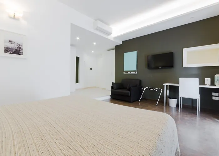 Le Stanze Sul Corso Bed & Breakfast 4*